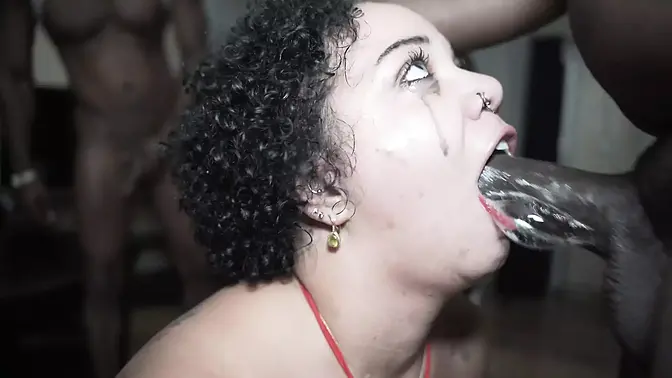 Miami's Slutty Ebony Babe Kylie Fae Gets Banged By Strangers