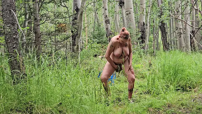 milf′s walking naked in the woods