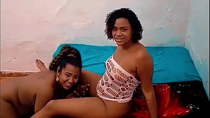 MILF Mary gets her pussy licked by two biscuits