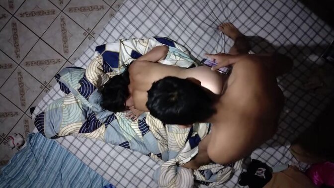 Milf se gana un rico Creampie en Su VAGINA APRETADA