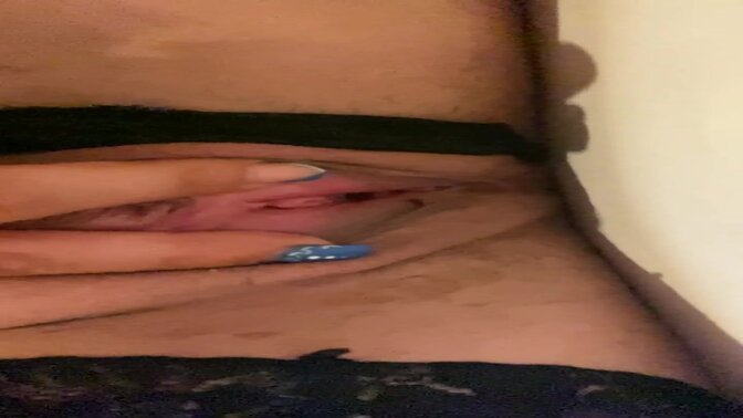 MILF stepsister pees next to me