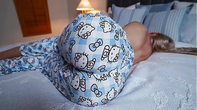 MILF wakes up to hard cock, cums quick with help