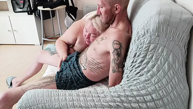 Mom gives a deepthroat blowjob until I cum