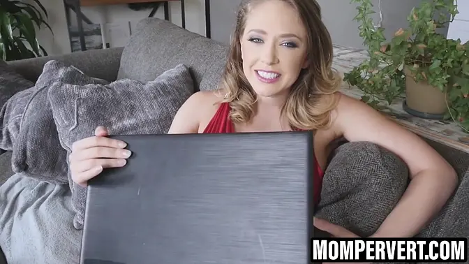 Mom with big tits and bubble butt gets POV-fucked by big dick boyfriend