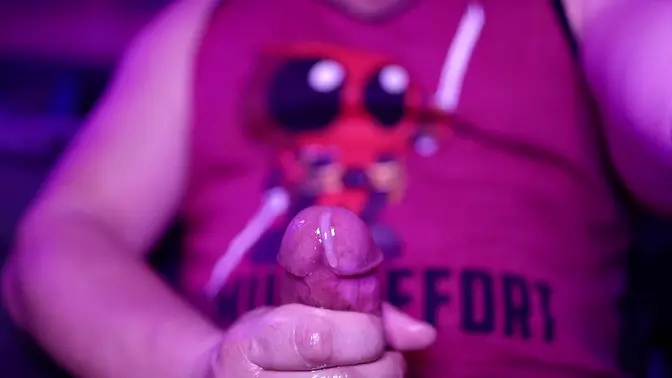 Monster cock gets slow-motion huge cumshot