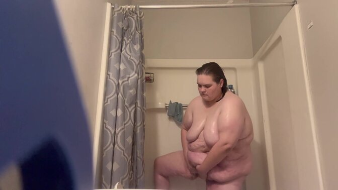 Nasty shower fuck for curvy MILF with big ass