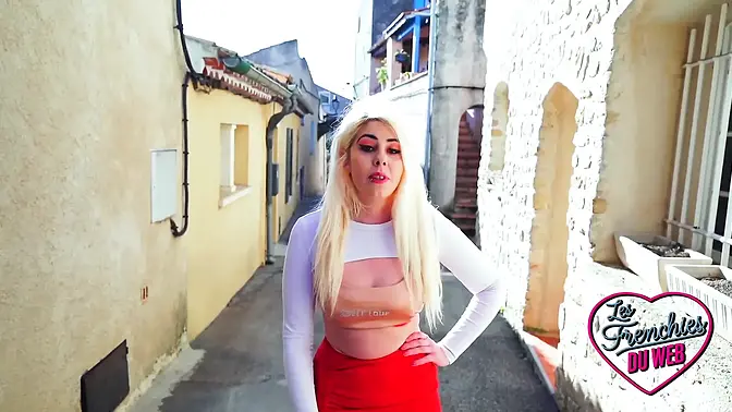 Naughty mature lass gets French fr and lets herself go