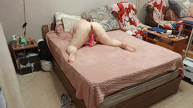 Neighbor's Big Round Ass and Hairy Cunt get her off