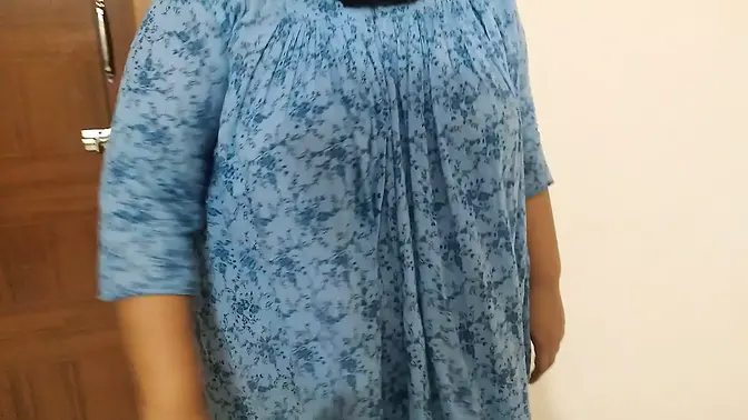 Neighbor seduces mature MILF with huge boobs and ass