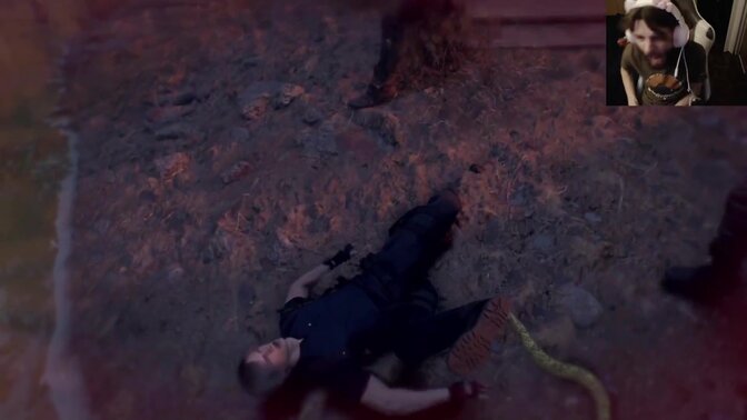 Nerdish babe plays Resident Evil 4 in horror challenge