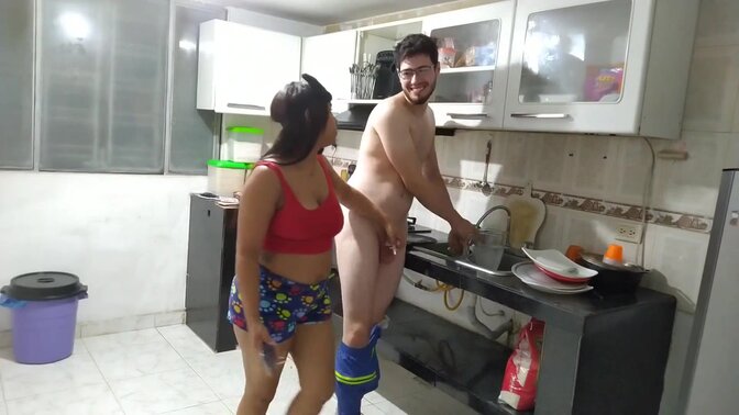 New York stepbrother bangs 18-yr-old's big tit brunette