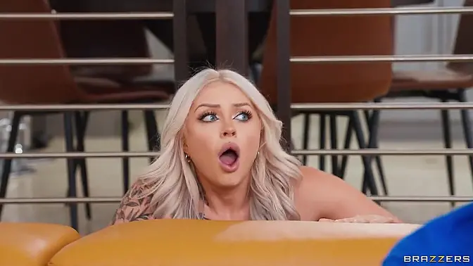 Nichole Saphir's glowing buttflap is a trap for her lucky cock