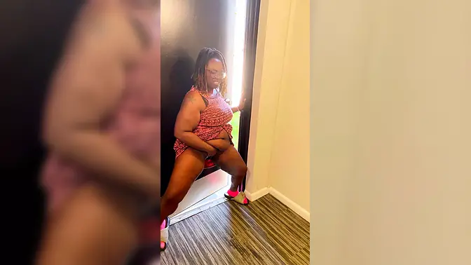 Nookiescookies squirt and masturbate to orgasm