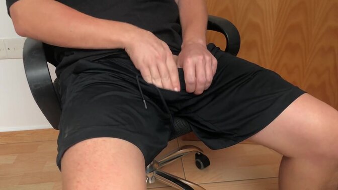 Office worker whacks one off during lunch break