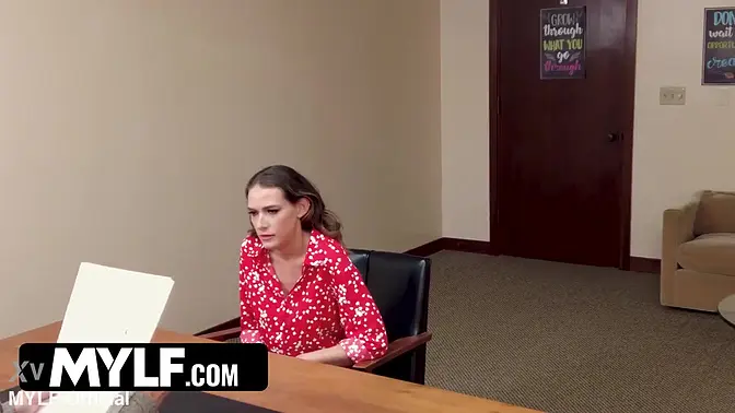 Perv Principal's Office: Sexy Teacher Gets Naughty