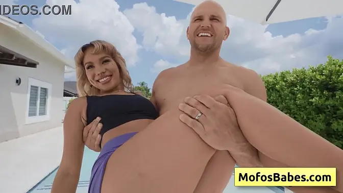 Poolside babe shows off her natural boobs and round ass