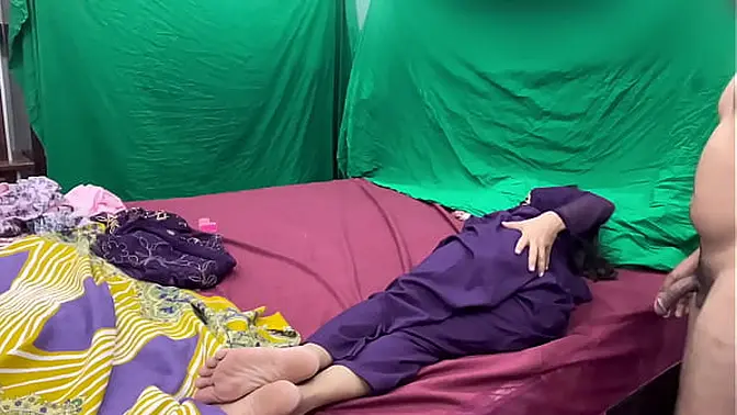 Pregnant wife with big cock gets hard and fast fucking