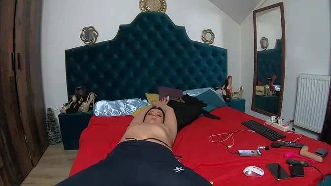 Pretty Latina milf masturbates in lingerie