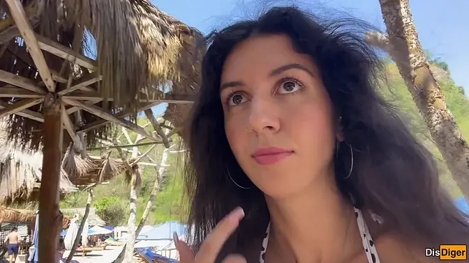 Public Beach BJ Ends in Cum Drip Facial