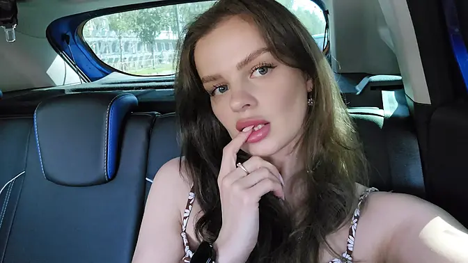 Public Pleasure - Daringly masturbating in the back of a taxi