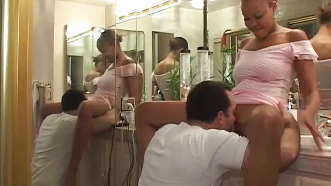 Queen ebony bitch sucks huge cock in episode 1