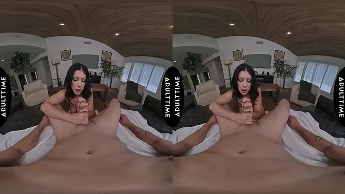 Queenie Sateen's Steamy POV session