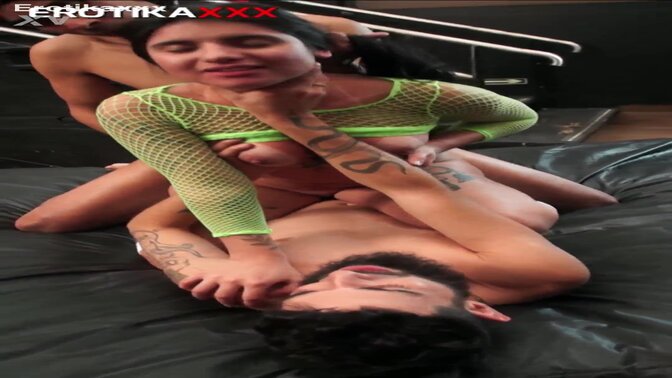 Rapidinhas EROTIKAXXXX - Yasmin Muller - Gang bang