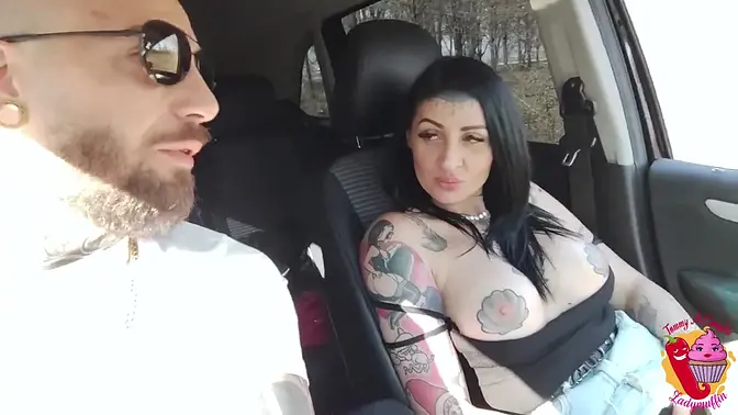 Real couple smokes and fucks on the street