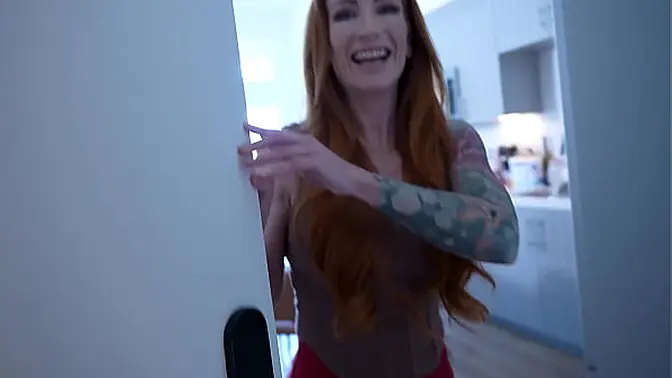 Redhead MILF Sophia Locke rides cock in amateur breeding scene