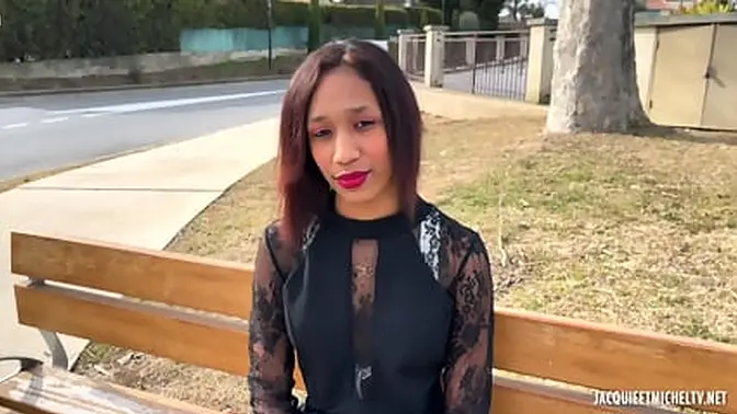 Reyna gets deepthroat and double penetration