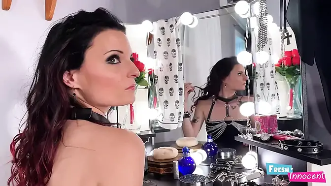 Rockstar nails two fresh groupie teens backstage