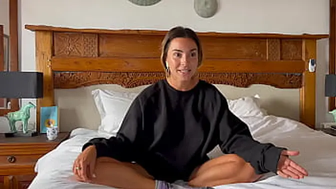 Roxy Fox teaches rimming techniques