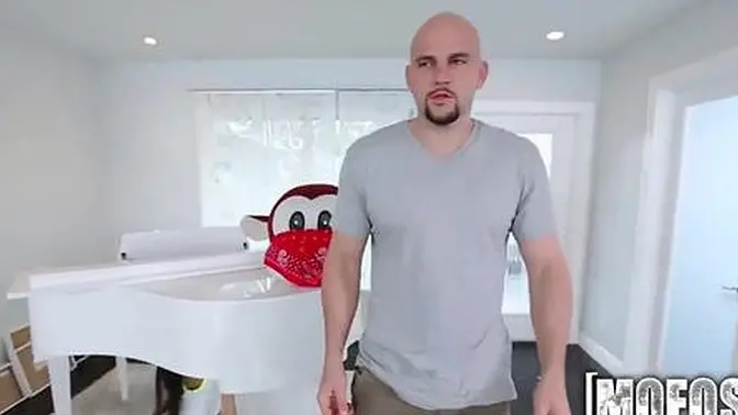 Sadie Pop begs for more cock before breaking