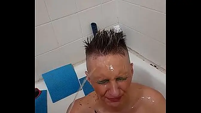 Sandra, the sexy German MILF, drinks golden rain and gets facefucked