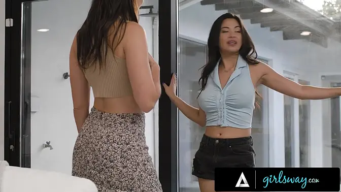 Scarlett Alexis goes face fucking wild with her bestie