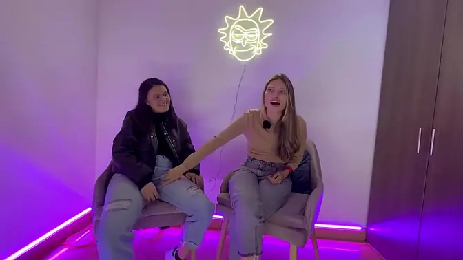 Scarlett and Chanel: Hot girls exploring sexy fetishes