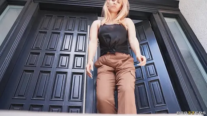 Seductive Savannah Bond plays and rolls in bed