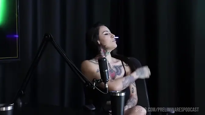 Sexy blonde Lexi Mallet gives a handjob while talking dirty