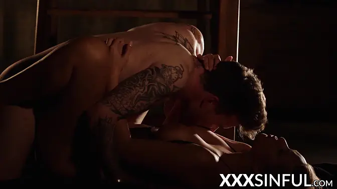 Sexy blonde MILF gets her tight pussy hornyly fucked