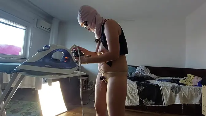 Sexy Brunette MILF dances naked, shows off big ass & juicy pussy