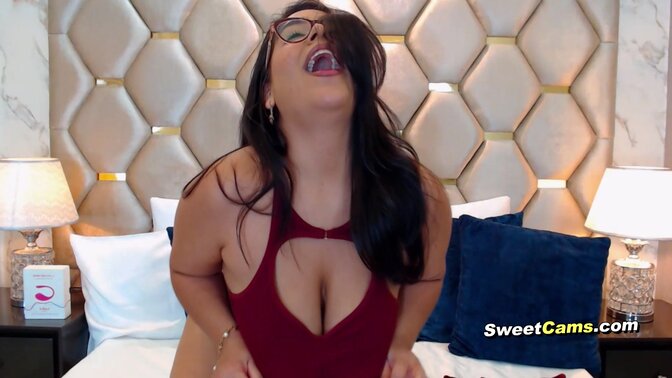 Sexy Chubby Babe Hot Masturbation