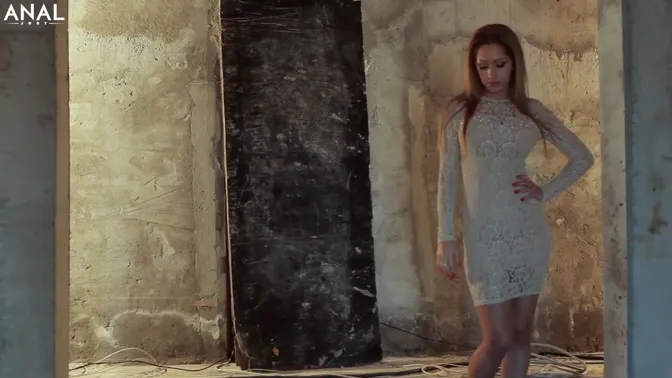 Sexy Melanie Gold gets double penetration fuck at construction site