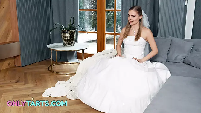 Sexy petite bride with small boobs gets eaten out