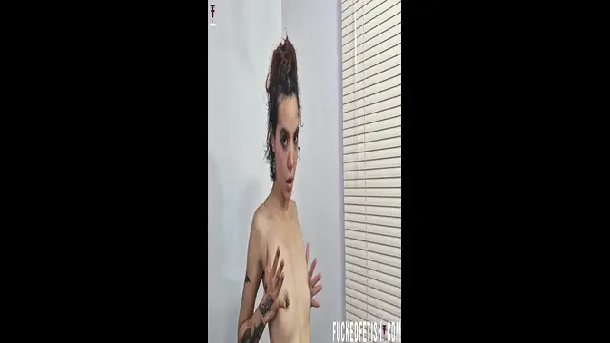 Skinny babe wets herself in bathtub solo play