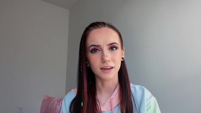 Slave-to-be-trained snaps while getting paid and obeying her master's commands