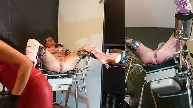 Slut's huge ass gets deep fucked with a massive dildo