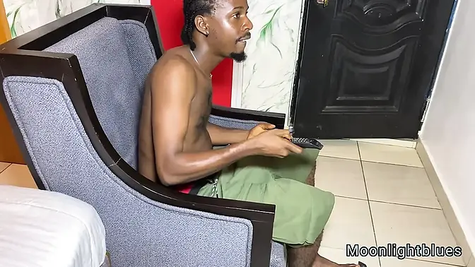 Sneaky Stepdaughter Fucks BBC Santa as Early Christmas Gift