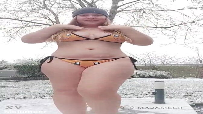 Snowy Charmander fun leads to cozy cutie