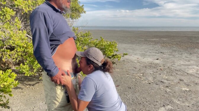 Sollh having Hot sex on the beach! Perfect blowjob enjoying views with Maarh beutiful buttocks