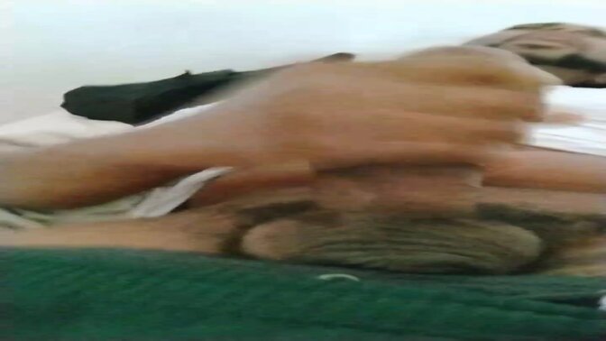 Solo guy jerks off to a big black cock in French webcam session